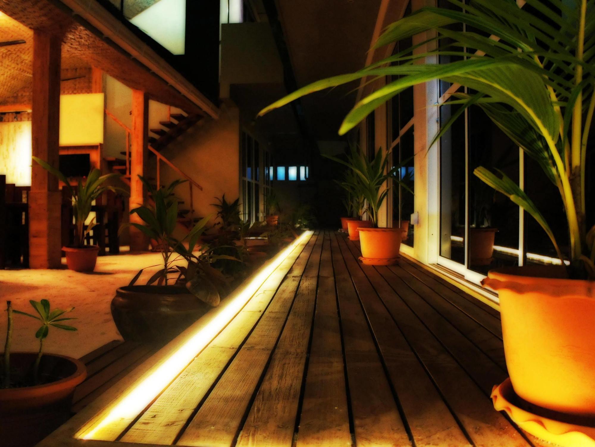 Narnia Maldives Hotel Maafushi Bagian luar foto
