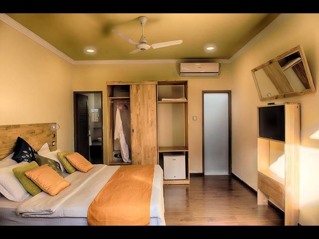 Narnia Maldives Hotel Maafushi Bagian luar foto