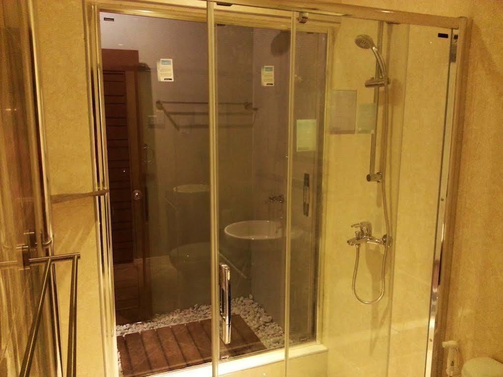 Narnia Maldives Hotel Maafushi Bagian luar foto