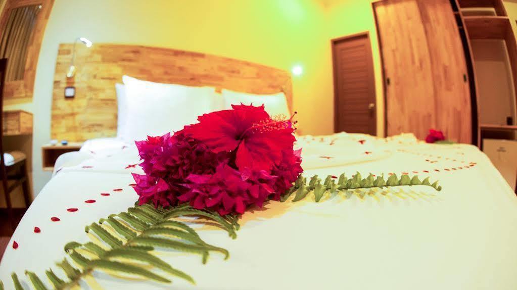 Narnia Maldives Hotel Maafushi Bagian luar foto