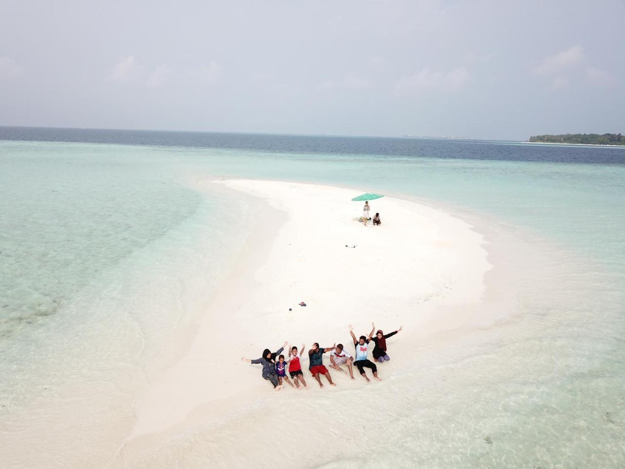Narnia Maldives Hotel Maafushi Bagian luar foto